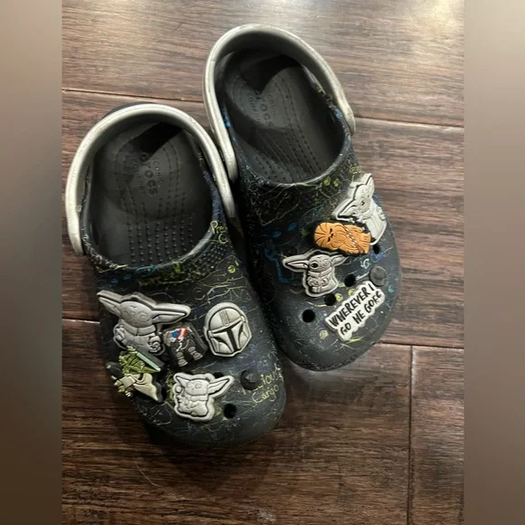 Star Wars toddler crocs size 10 - Picture 1 of 2